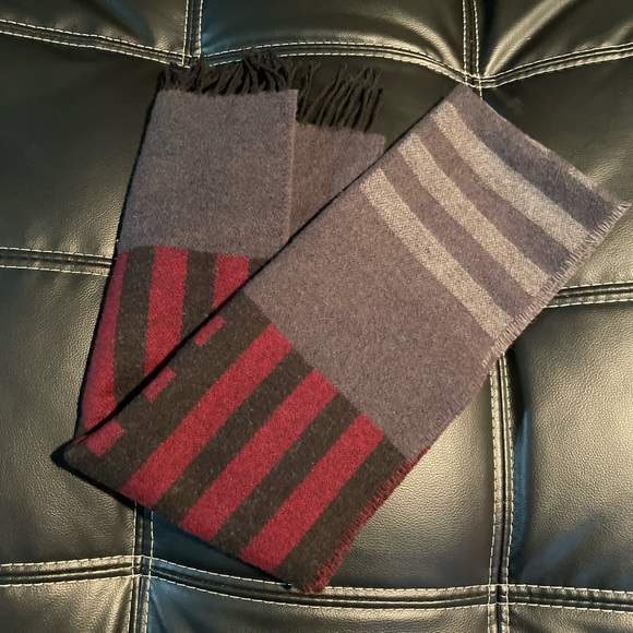 Lambs wool Women’s Scarf 100% Wool - Picture 6 of 7